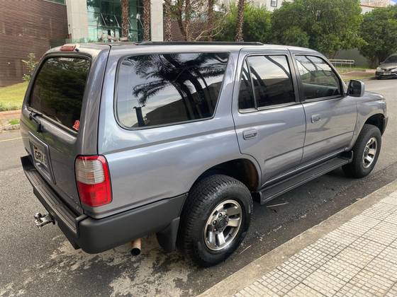 TOYOTA HILUX SW4 3.0 4X4 8V TURBO DIESEL 4P MANUAL TOYOTA HILUX SW4 3.0 4X4 8V TURBO DIESEL 4P MANUAL